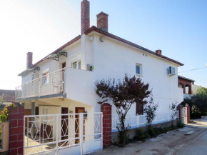 Apartment Lucia by Interhome